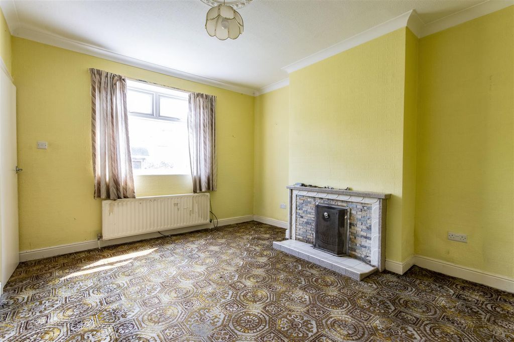 Property photo 3 of 13 Living Room