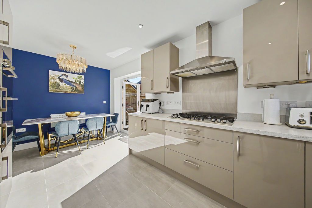 Property photo 3 of 33 Kitchen Diner