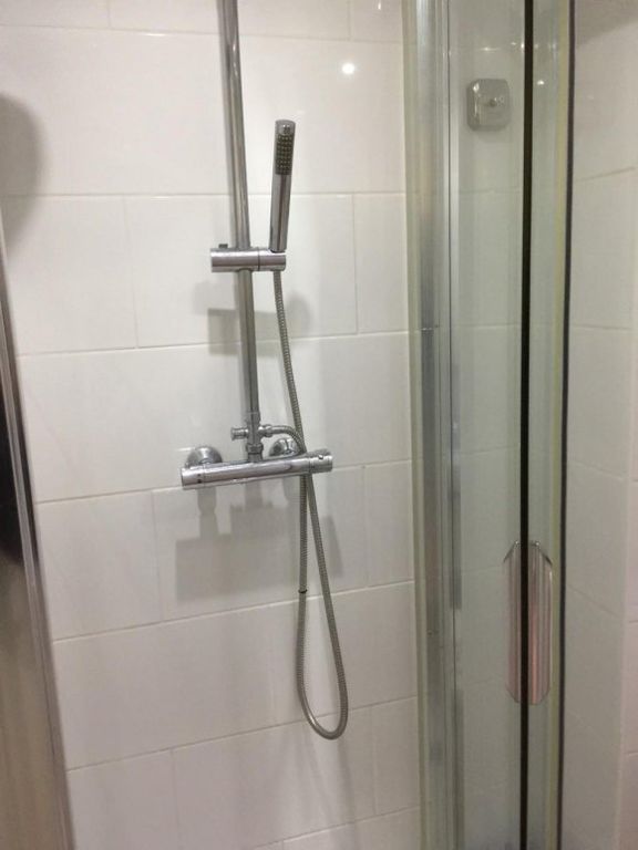 Property photo 3 of 4 Ensuite Shower 2.Jpg