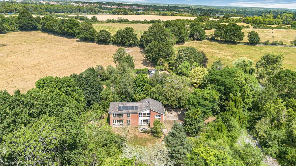 Property photo 1 of 18 External