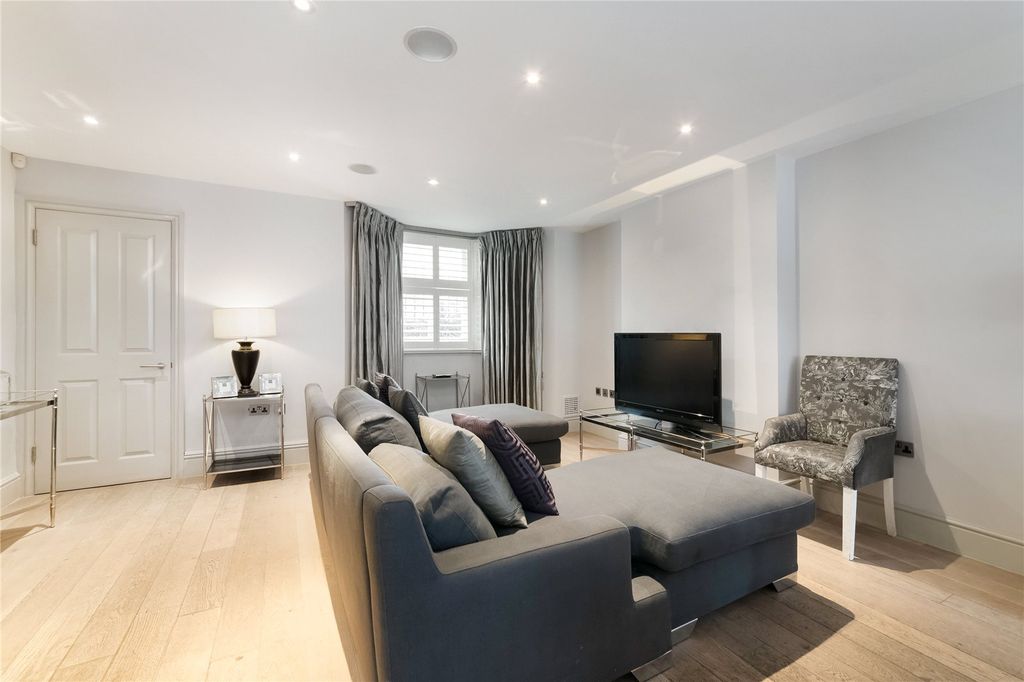 Property photo 3 of 13 Reception Room