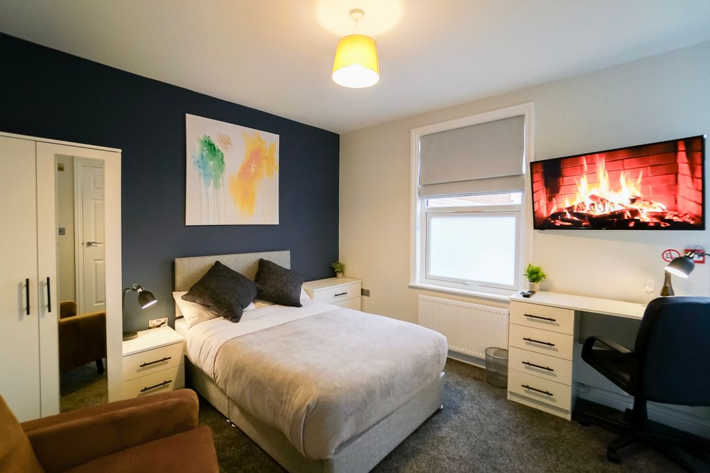 Property photo 2 of 22