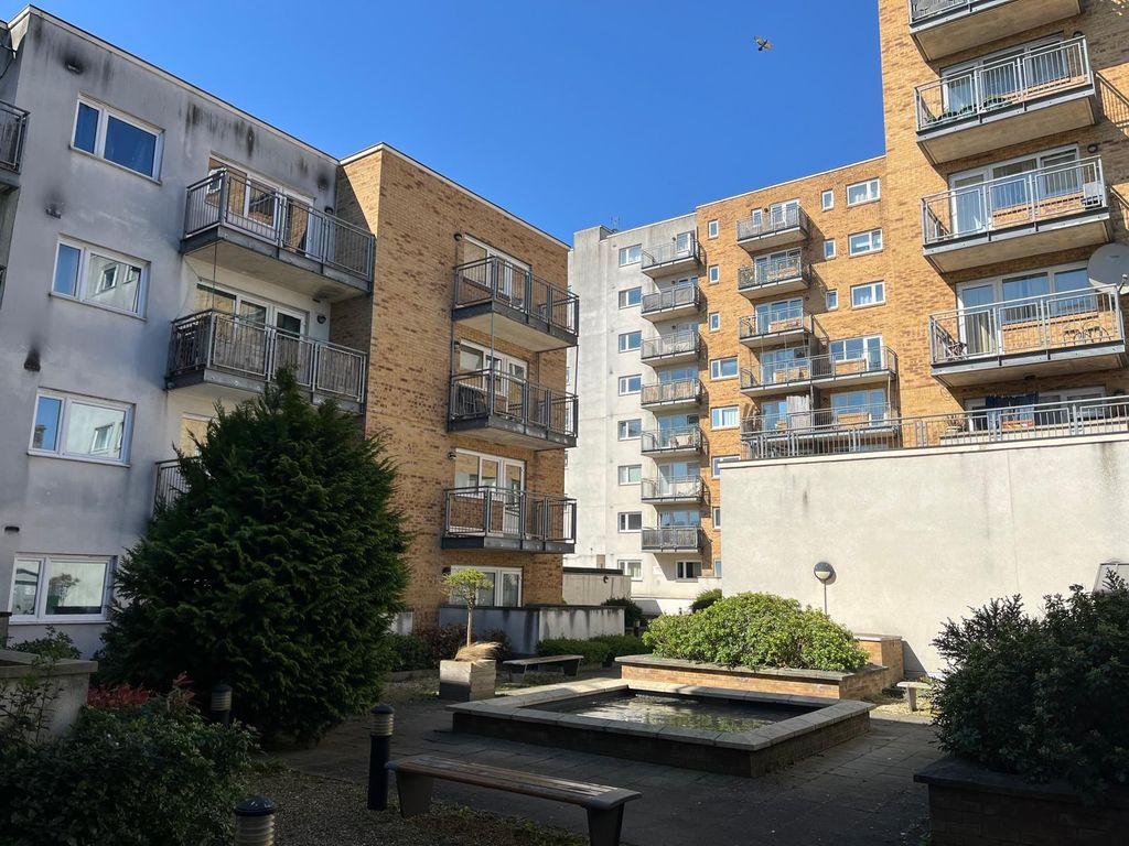 Property photo 1 of 13 0F7B534c-54F3-463B-8423-Bb24B7E10180