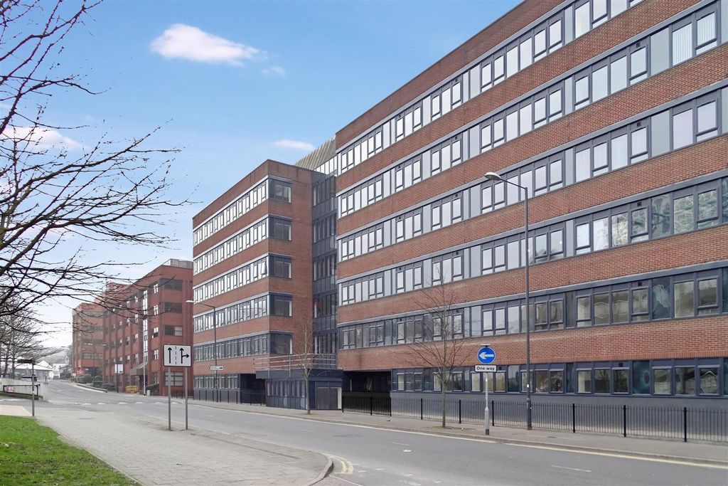 Property photo 1 of 10