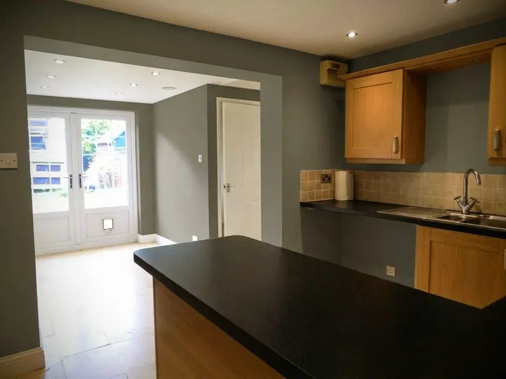 Property photo 3 of 8 Kitchen/Dining