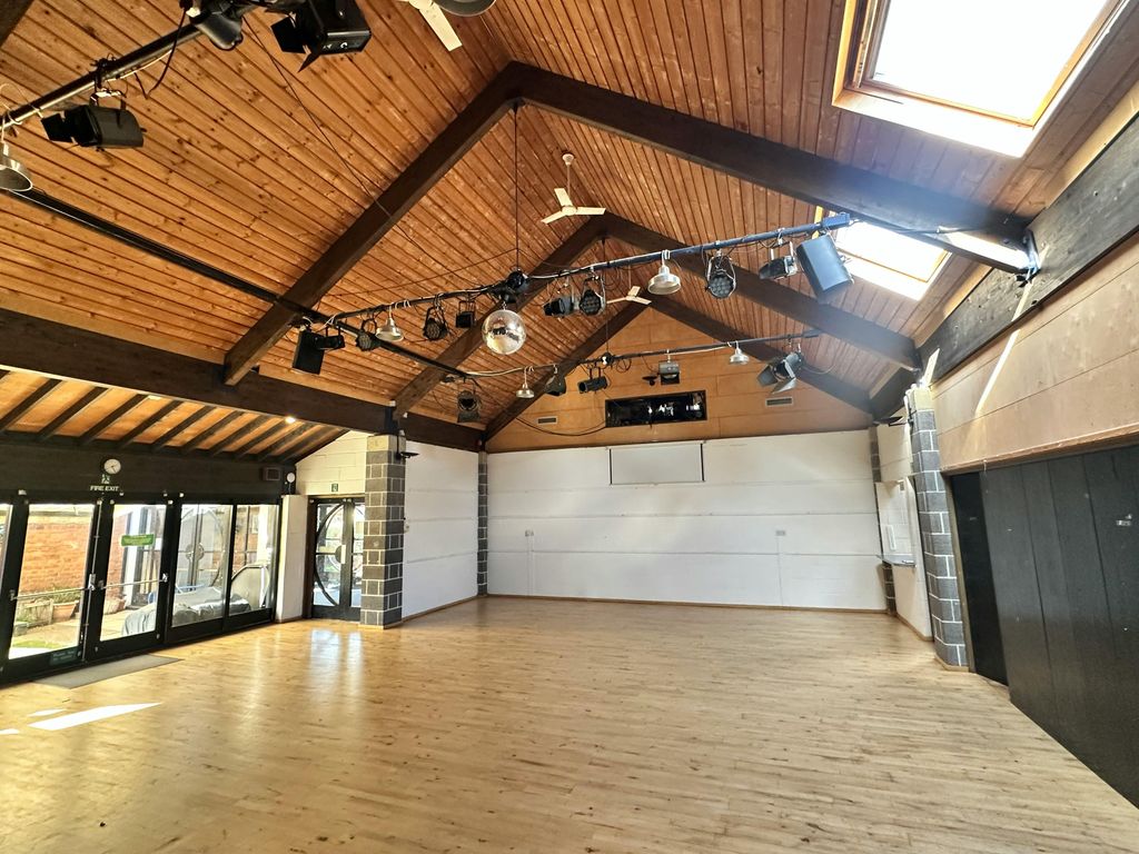 Property photo 1 of 7 35003901643745758643D5555EE2966E.Jpeg