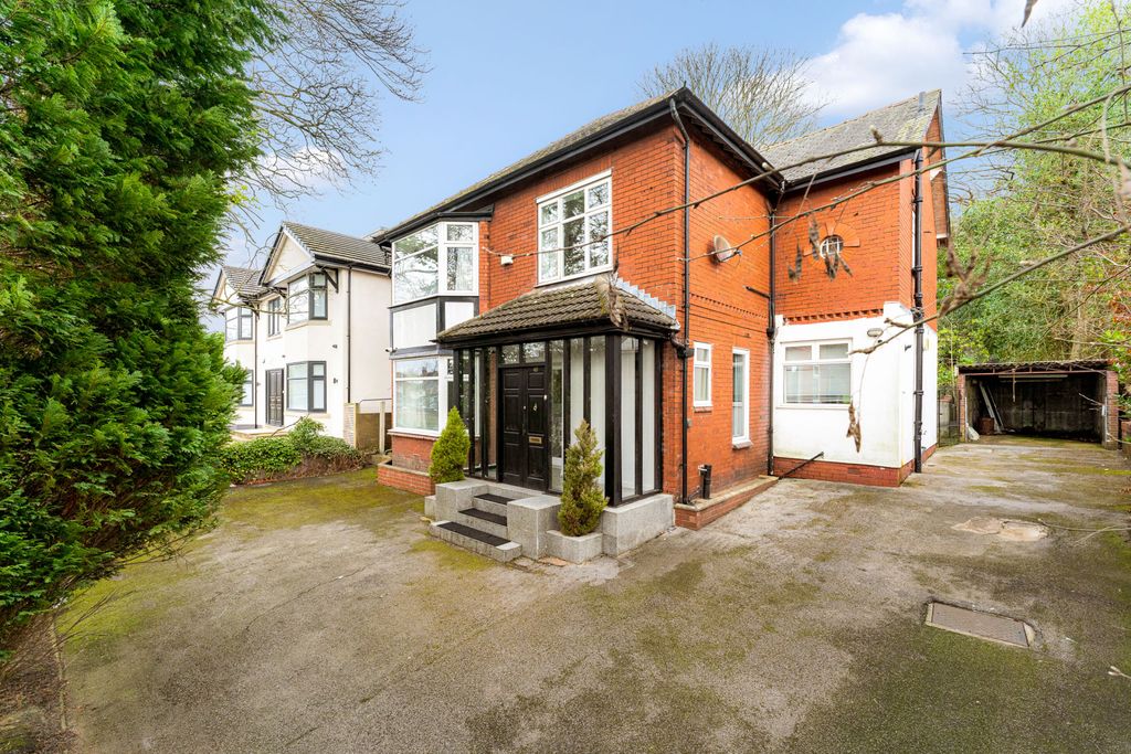 Property photo 1 of 42 Bury Old Road, Prestwich, M25 0Er