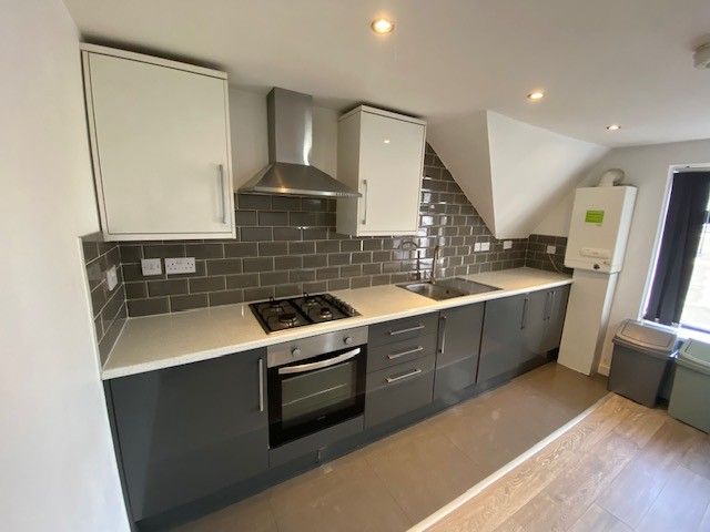 Property photo 2 of 6 Kitchen