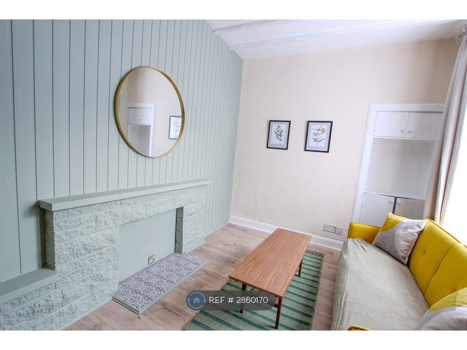 Property photo 2 of 6 Lounge