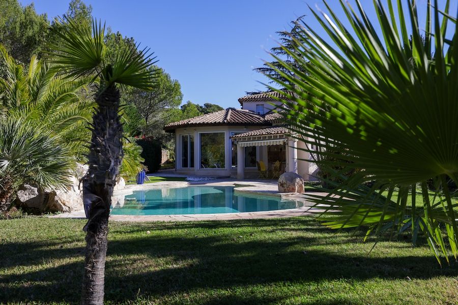 Property photo 2 of 20