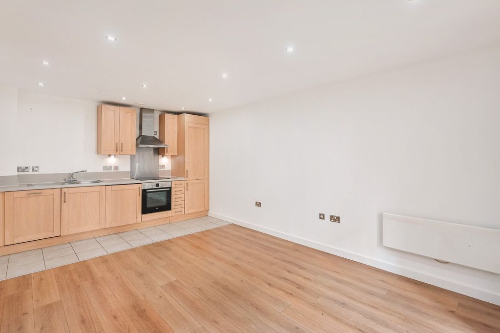 Property photo 3 of 8 Picture 3