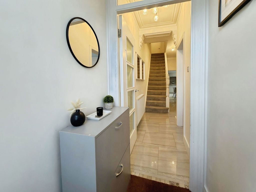 Property photo 2 of 31