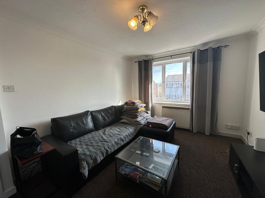 Property photo 2 of 10