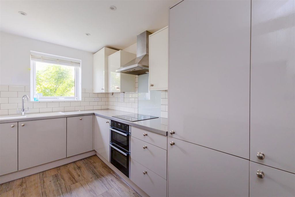 Property photo 3 of 17 Untitled-1801.Jpg