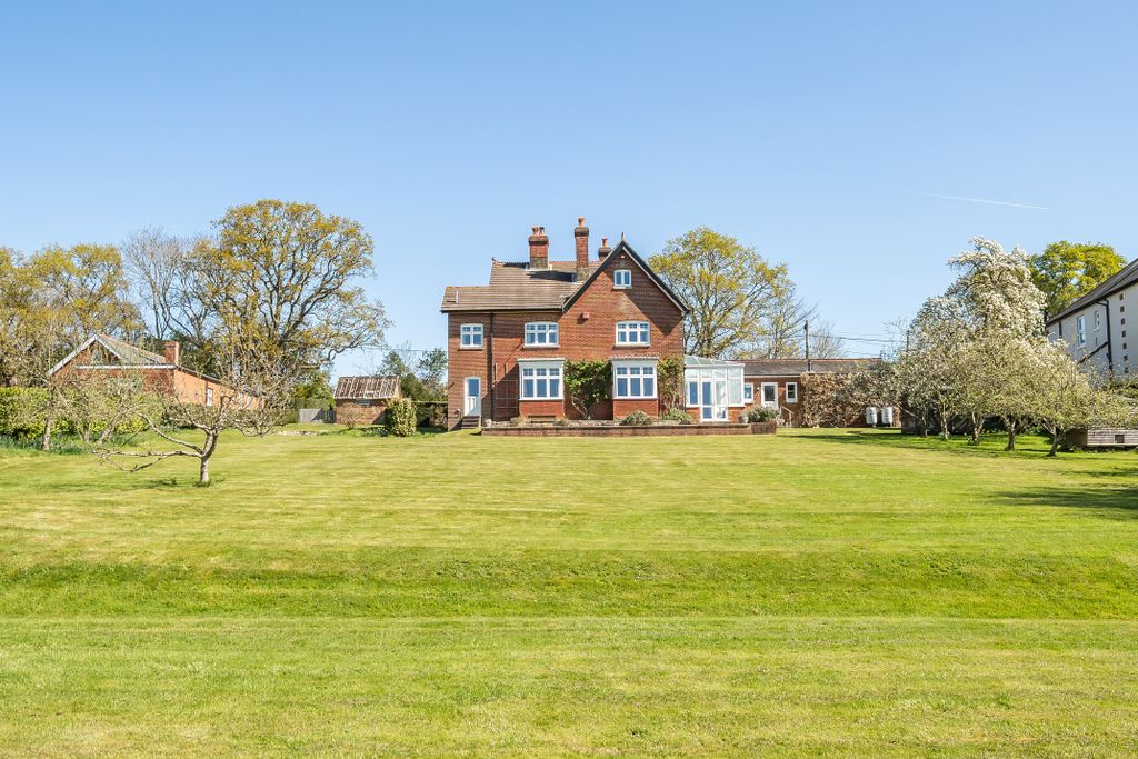 Property photo 1 of 11