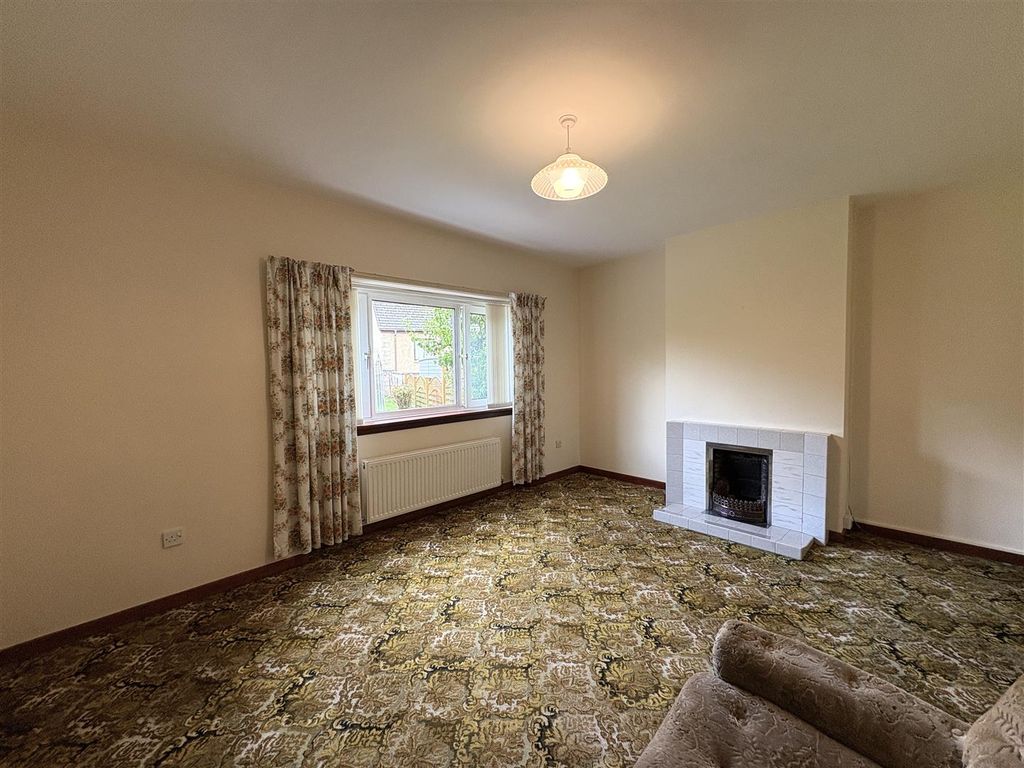 Property photo 3 of 27 Lounge