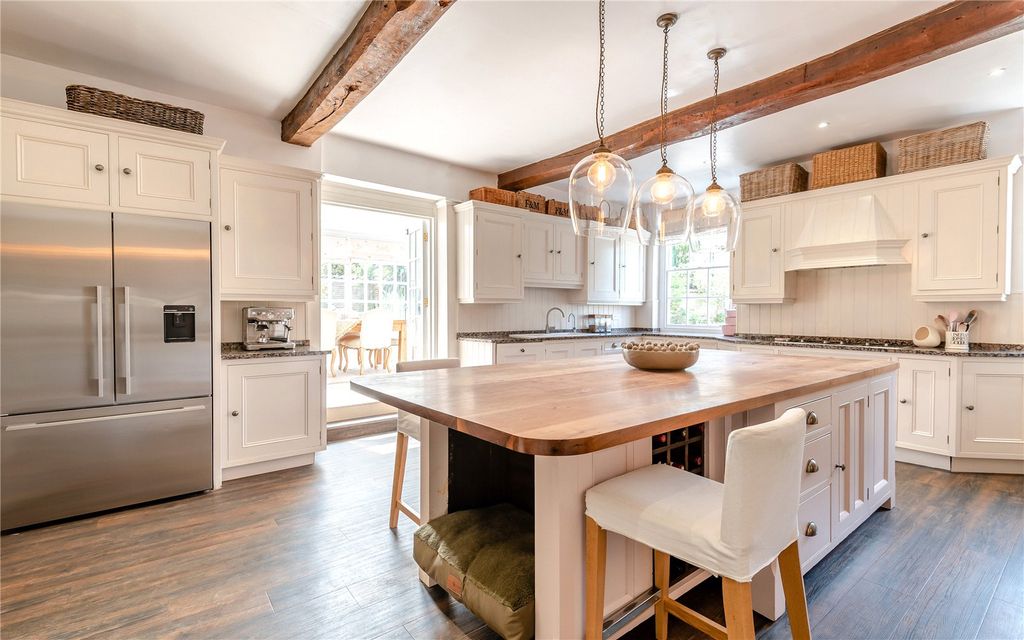 Property photo 3 of 20 Kitchen