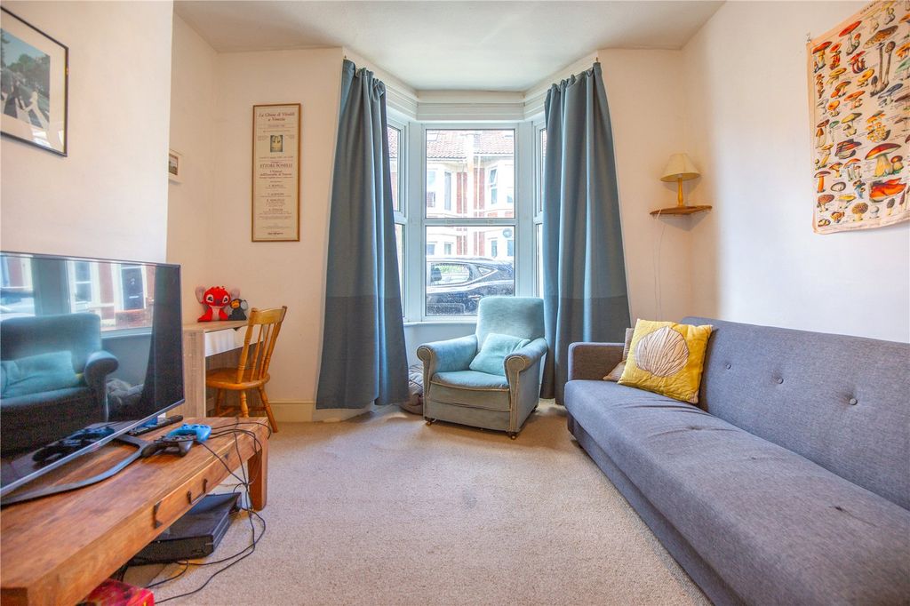 Property photo 2 of 15 Picture No. 33
