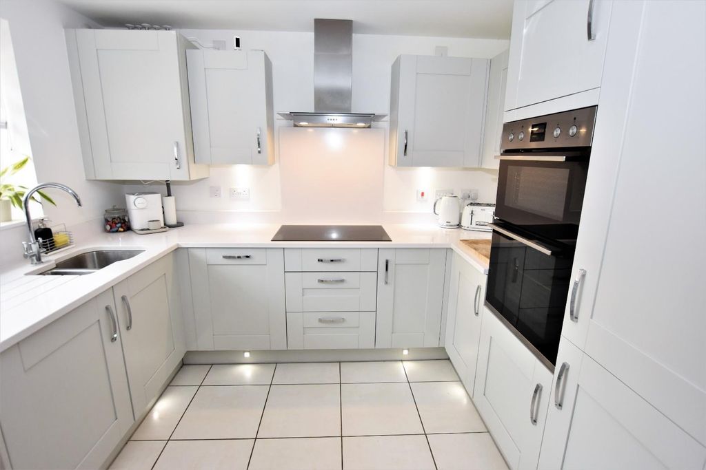 Property photo 2 of 19 Kitchen.Jpg