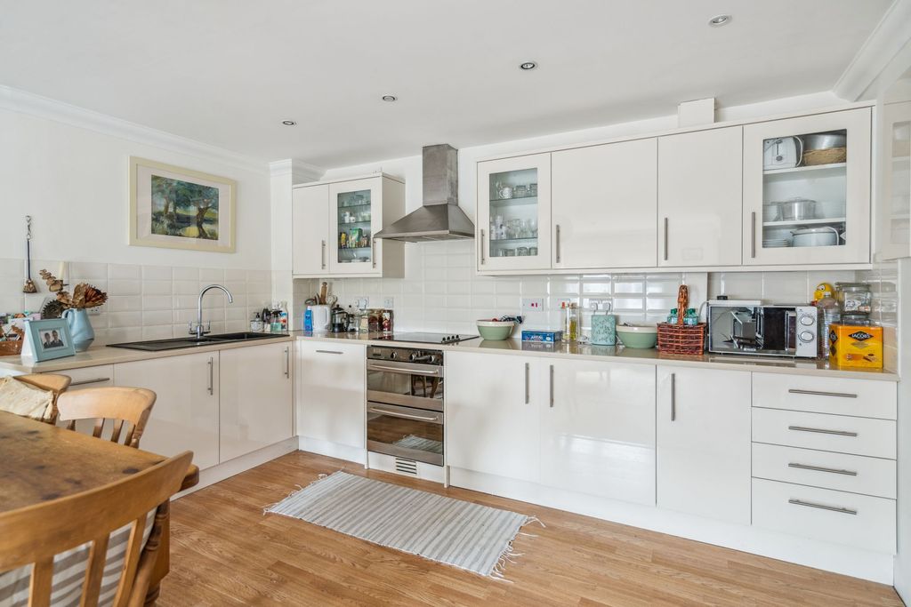 Property photo 2 of 12 Kitchen