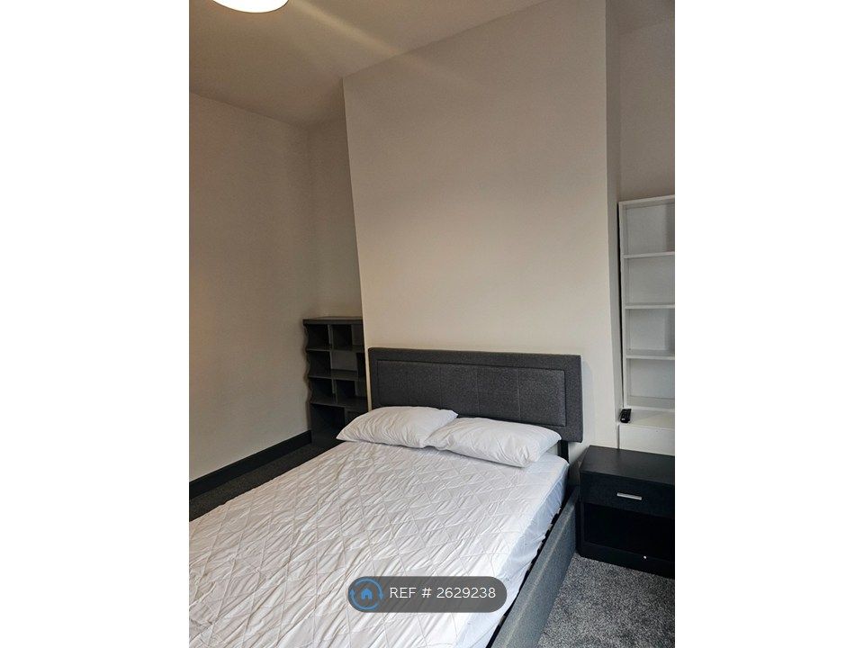 Property photo 2 of 25