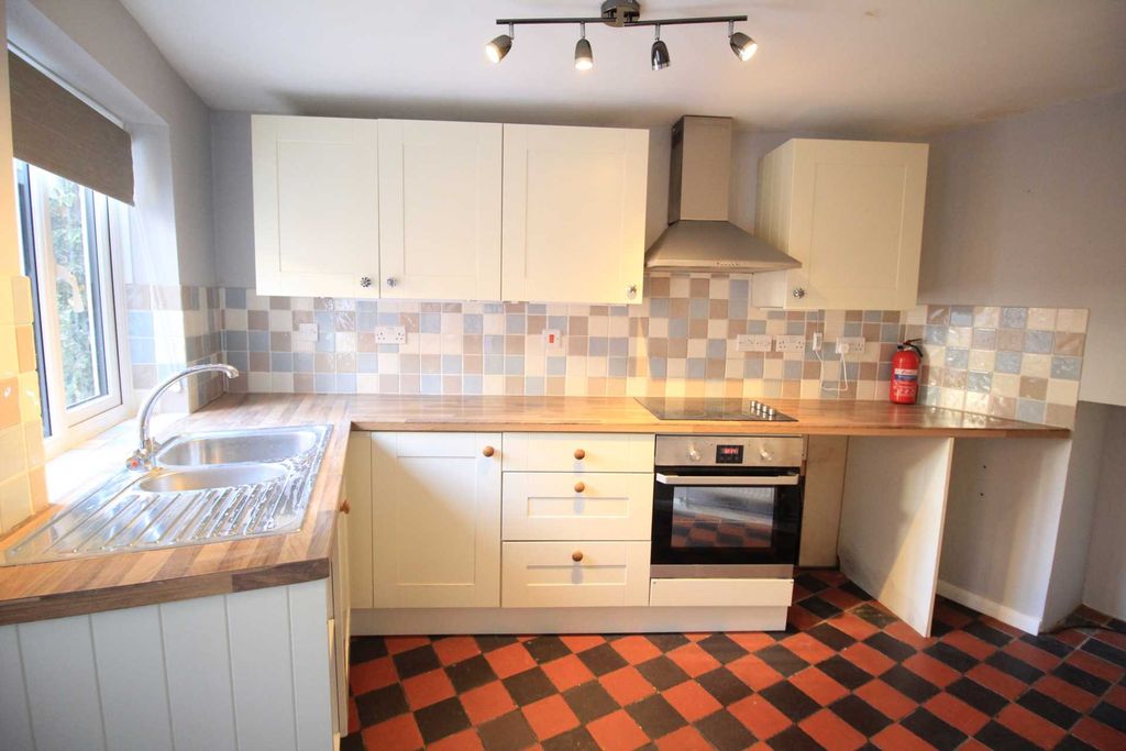 Property photo 2 of 23