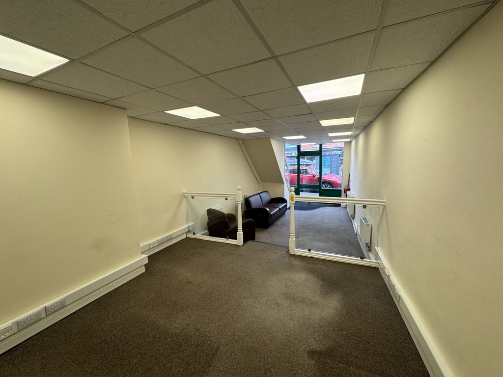 Property photo 2 of 9 Photo 12