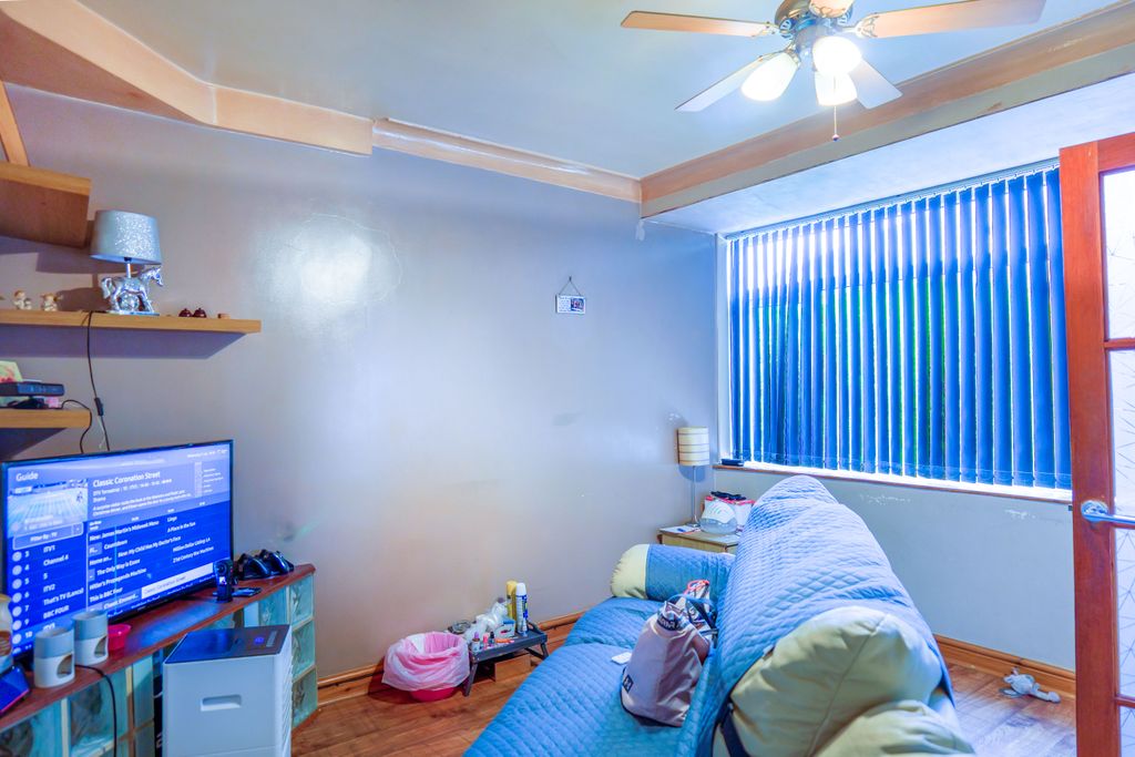Property photo 2 of 3