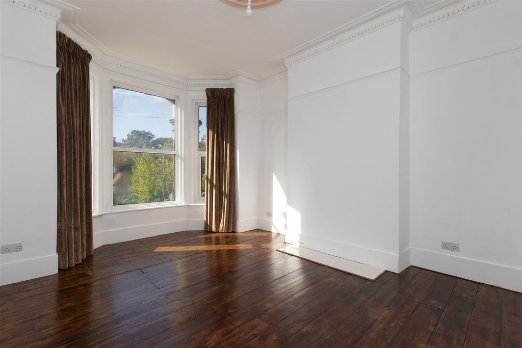 Property photo 2 of 19 Living Room