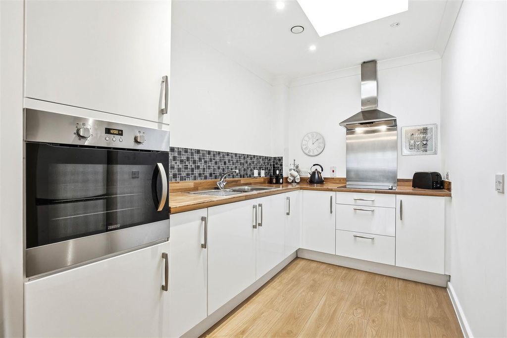 Property photo 3 of 14 1571646368 - 9.Jpg