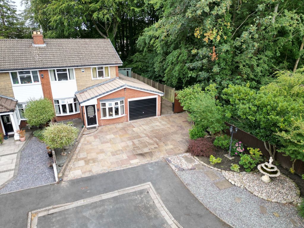 Property photo 1 of 27