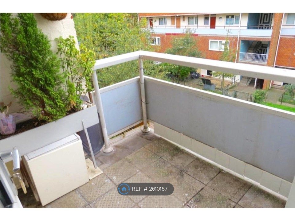Property photo 1 of 8 Balcony