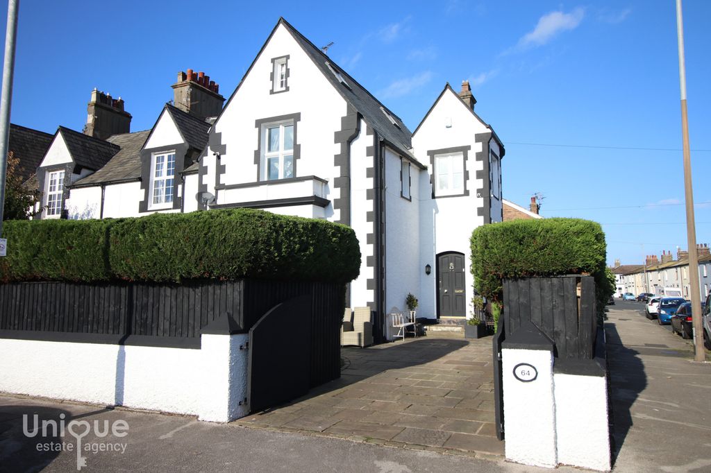 Property photo 1 of 27