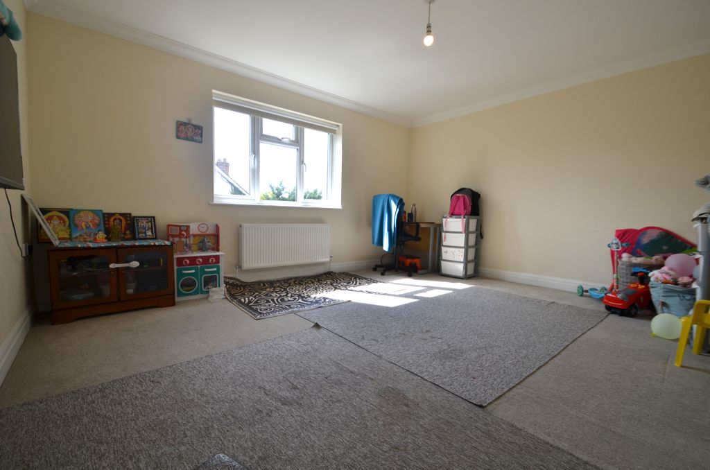 Property photo 2 of 5 The Causeway Living Room 2