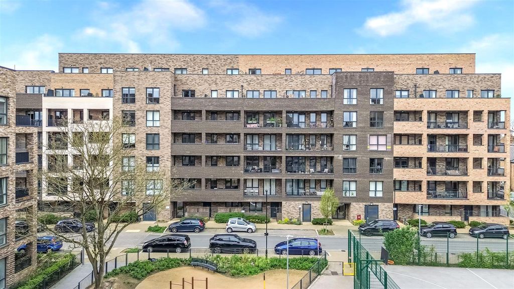 Property photo 2 of 18 2