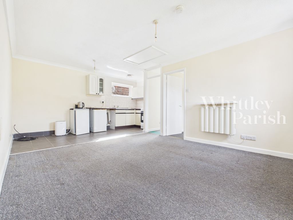 Property photo 2 of 12 Cam04332G0-Pr0715-Still006