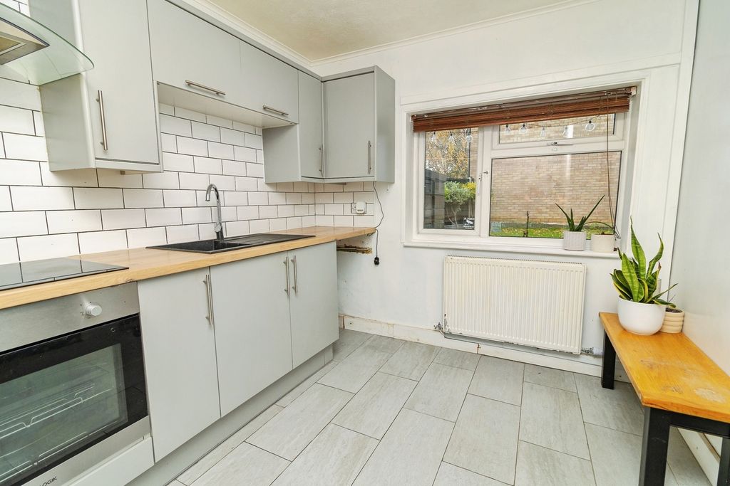 Property photo 3 of 17 Photo