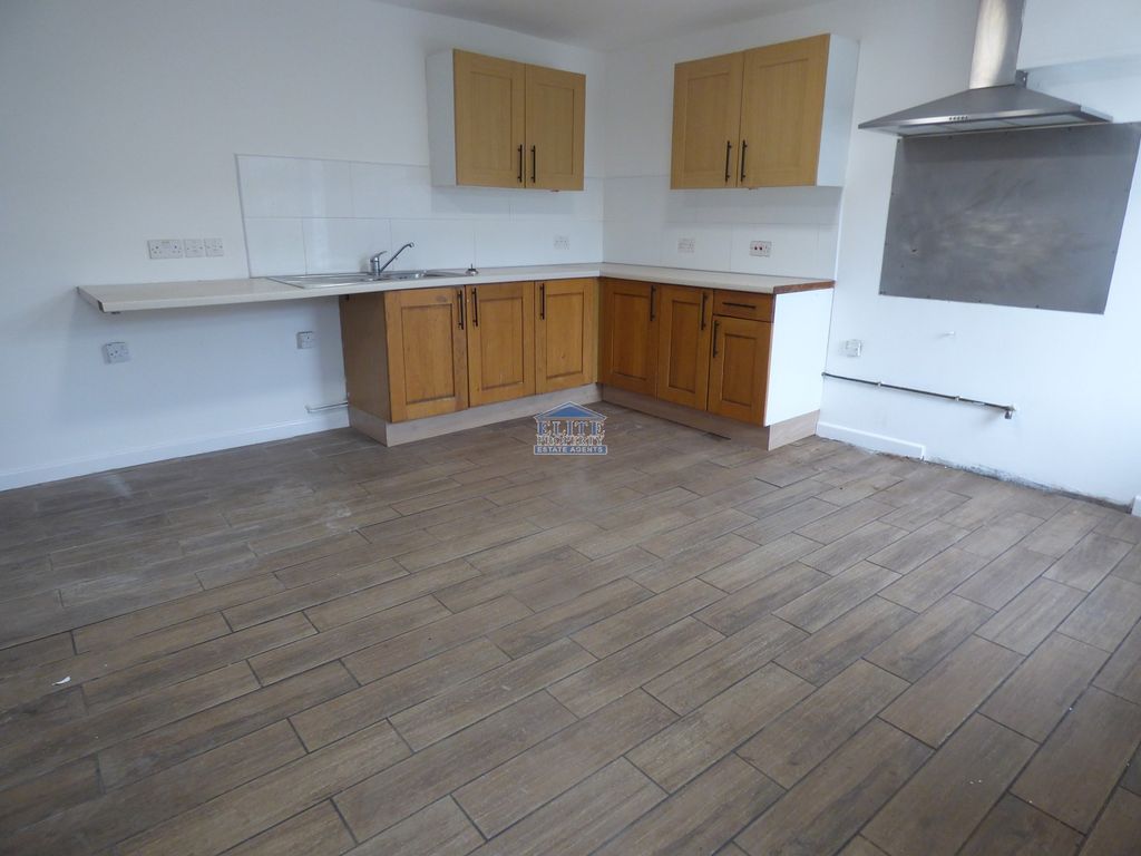 Property photo 2 of 11 Kitchen-Diner