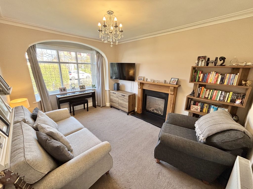 Property photo 2 of 27