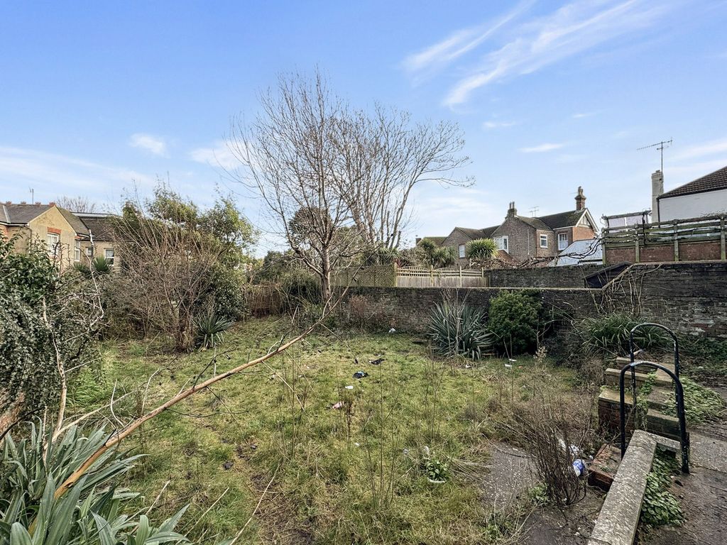 Property photo 3 of 10