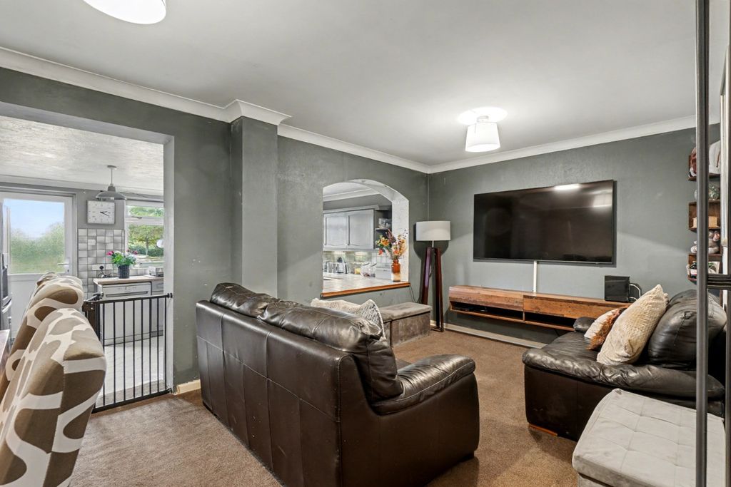 Property photo 3 of 13 3511428