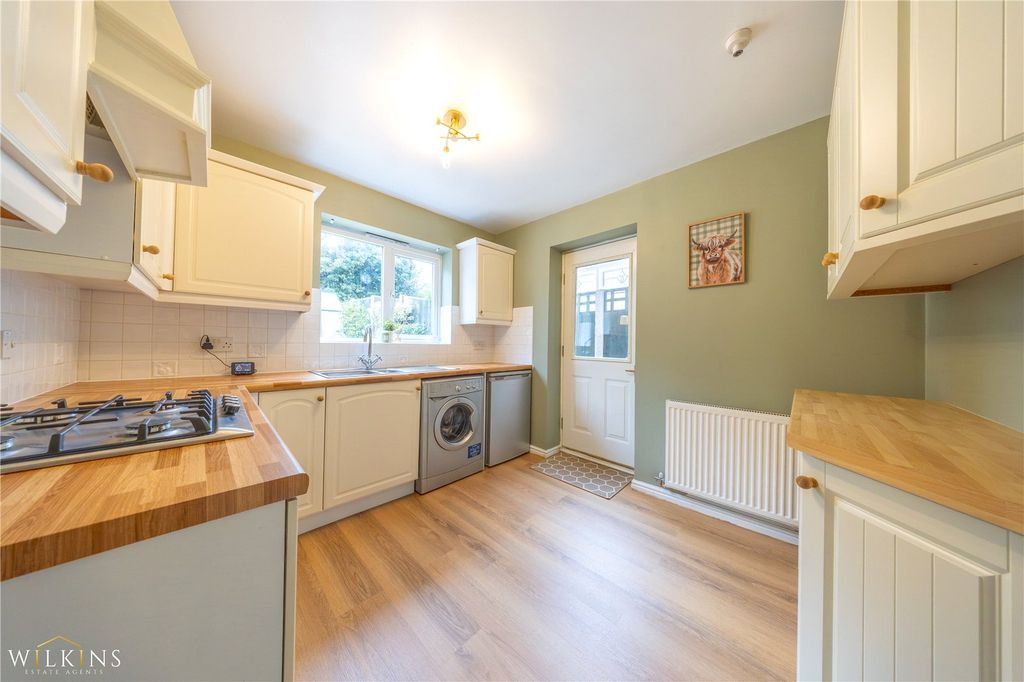 Property photo 2 of 32 Picture No. 10