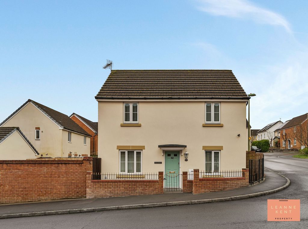 Property photo 1 of 36