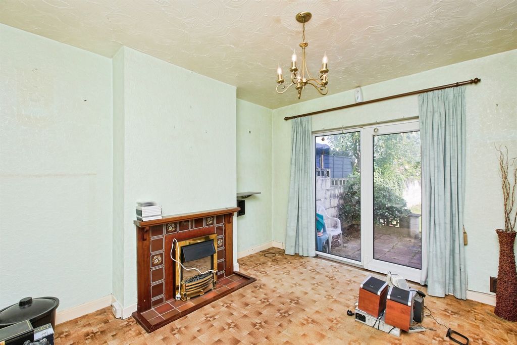 Property photo 3 of 10