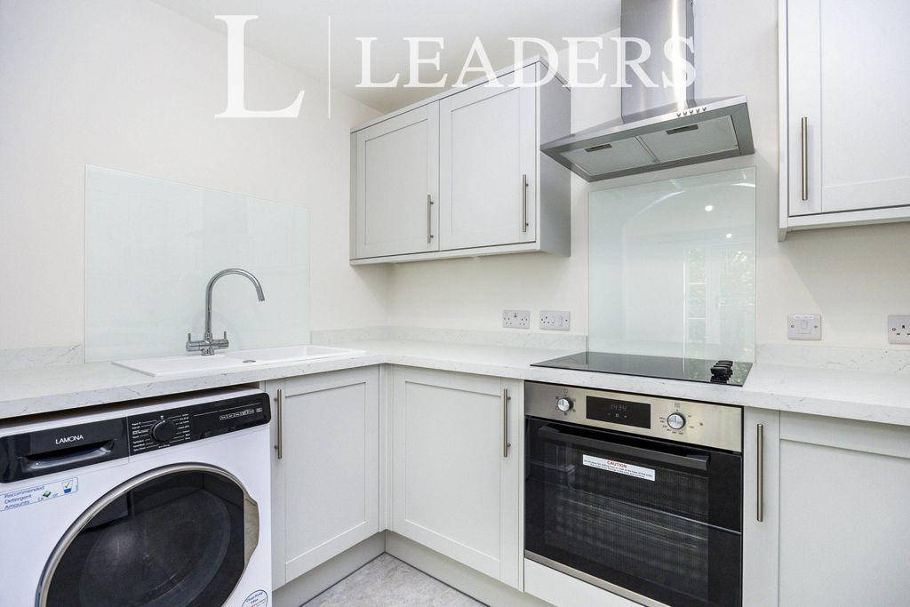 Property photo 1 of 10 Kitchen