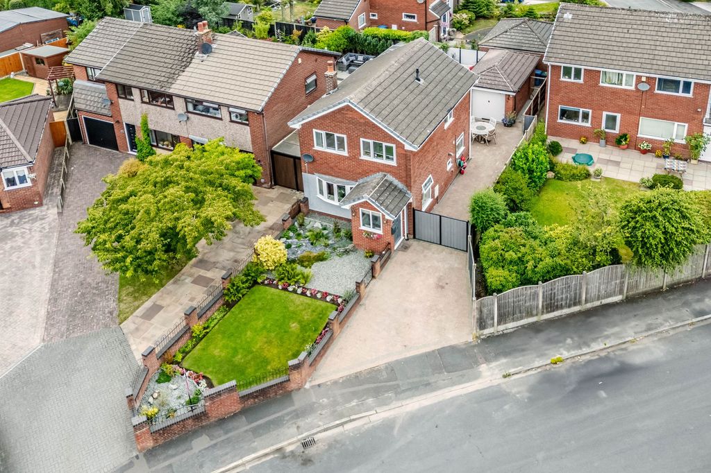 Property photo 1 of 40