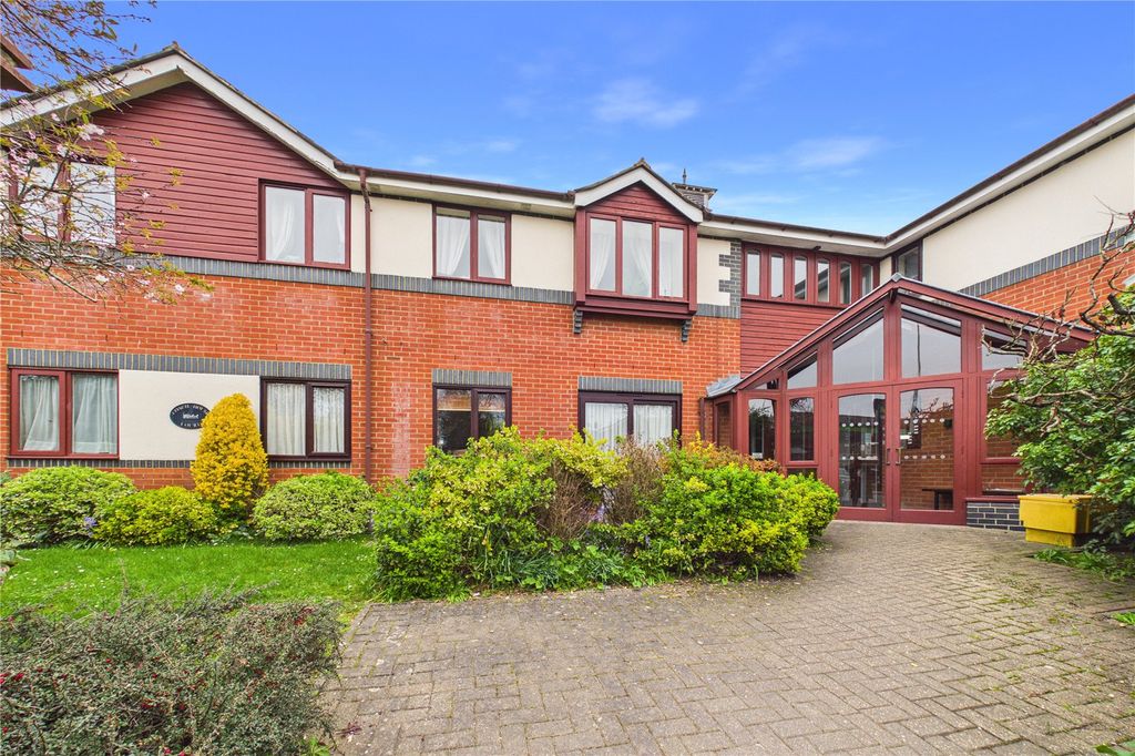 Property photo 1 of 10 Front