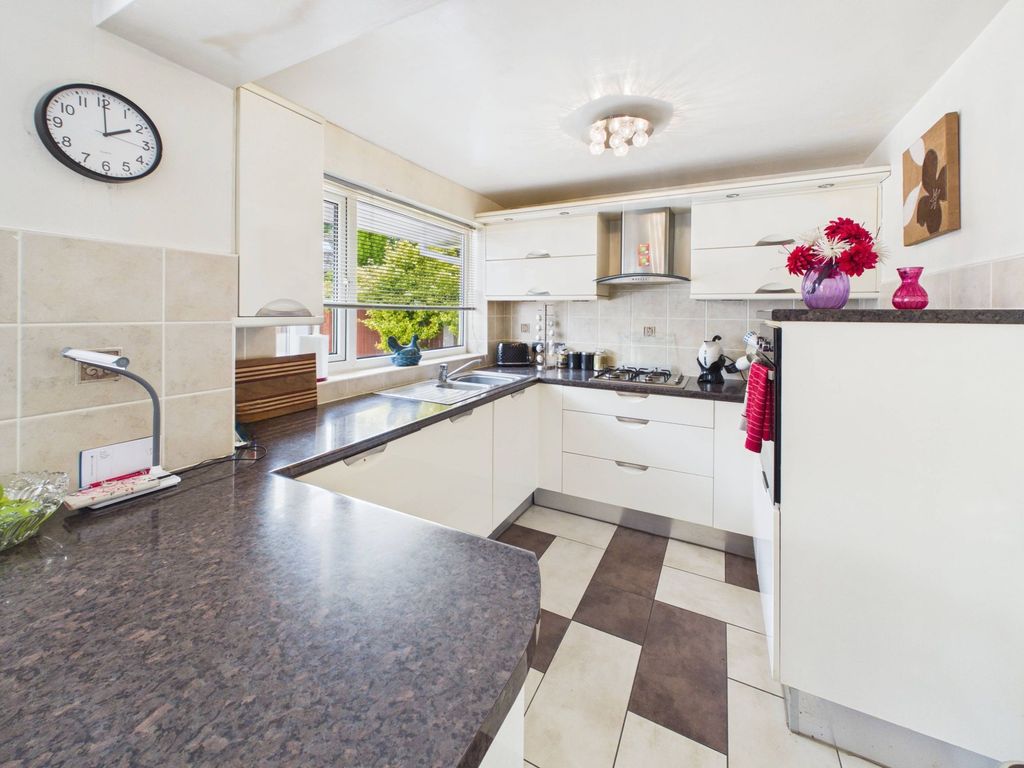 Property photo 3 of 37