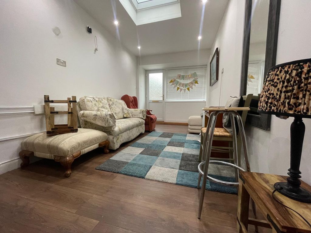 Property photo 1 of 5