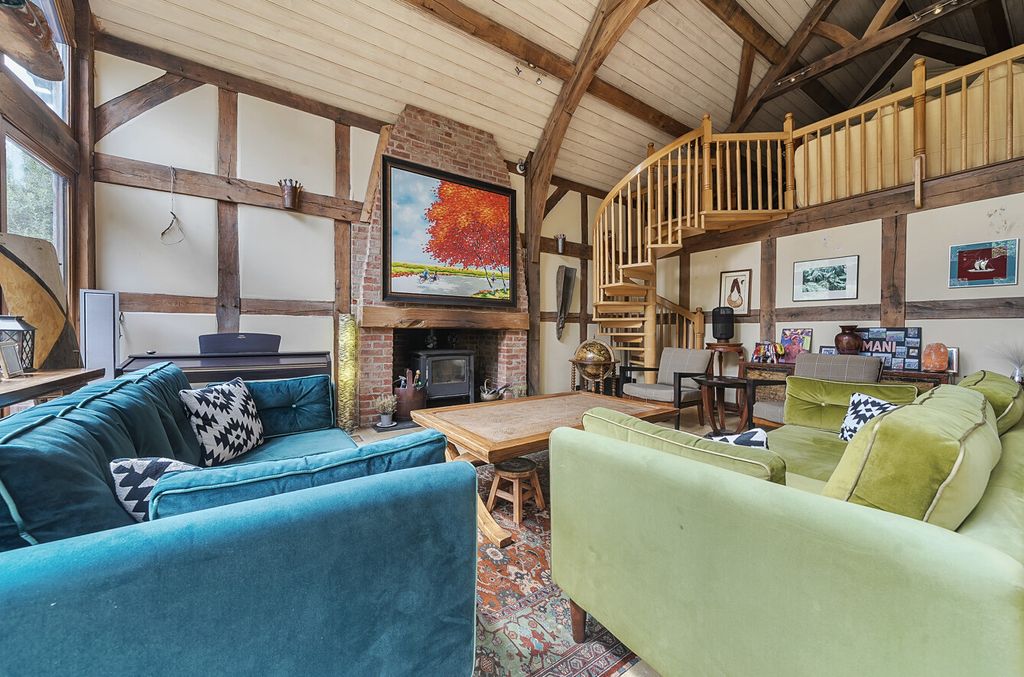 Property photo 3 of 25